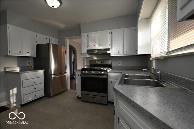 Foto del edificio - 5051 E 13th St