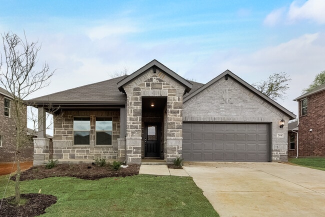 Photo - 208 Briarwood Ln House