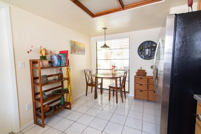 Building Photo - 1758 Bluebird Ct