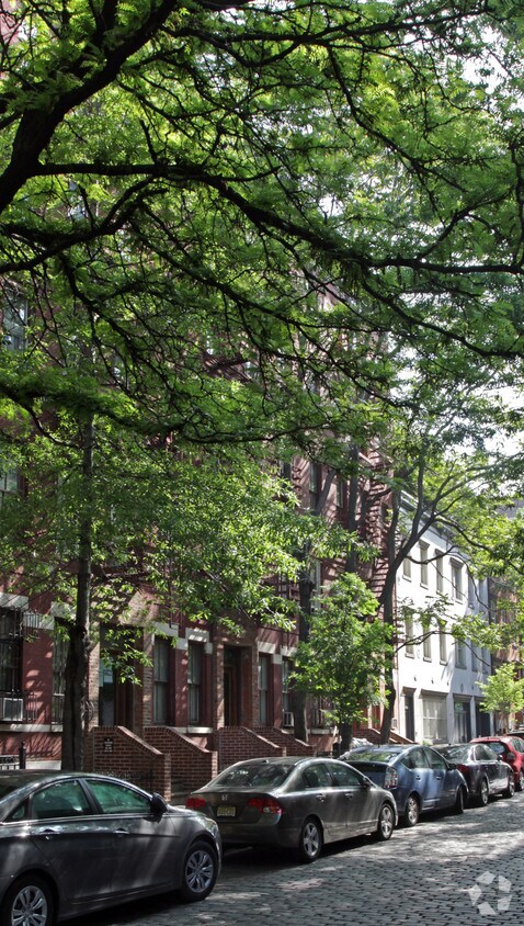 Building Photo - 117 Bank St