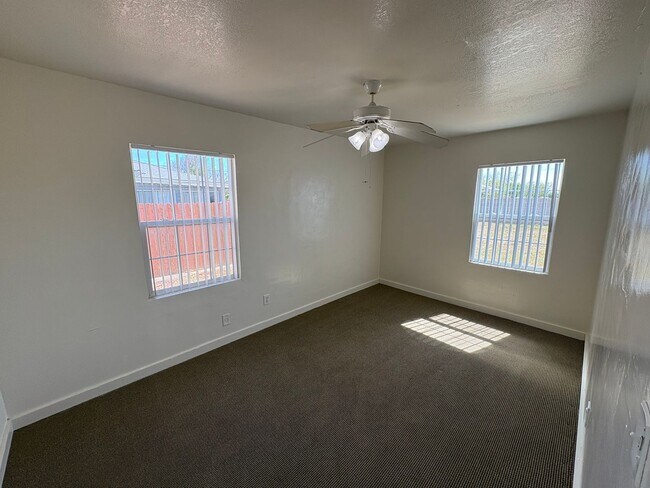 Foto del edificio - Cozy Hanford Home Available Now!