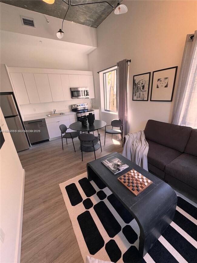 Foto del edificio - 3422 NW 5th Ave