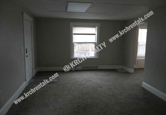 Foto del edificio - 3-Bedroom Home wth Attic and Basement