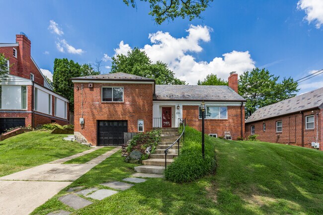 Foto del edificio - 5736 27th St NW