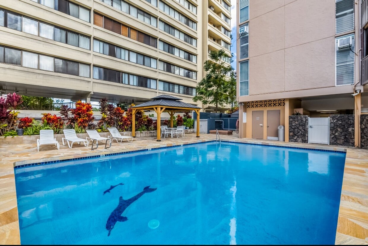 Primary Photo - Discover Your Ideal Home in the Heart of T...