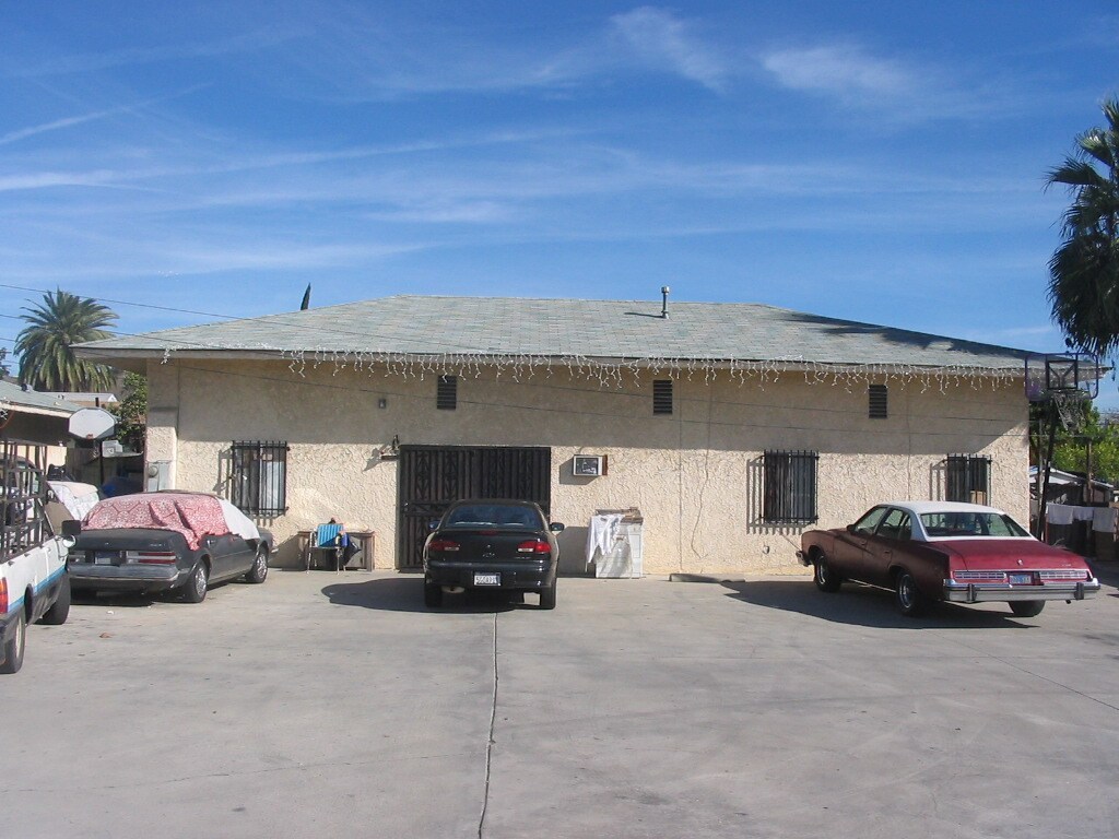 Foto principal - 12920 Kagel Canyon St