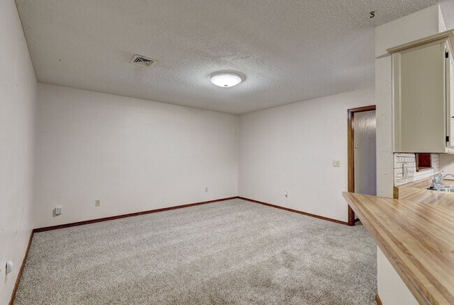 Building Photo - 4765 Spiva Dr