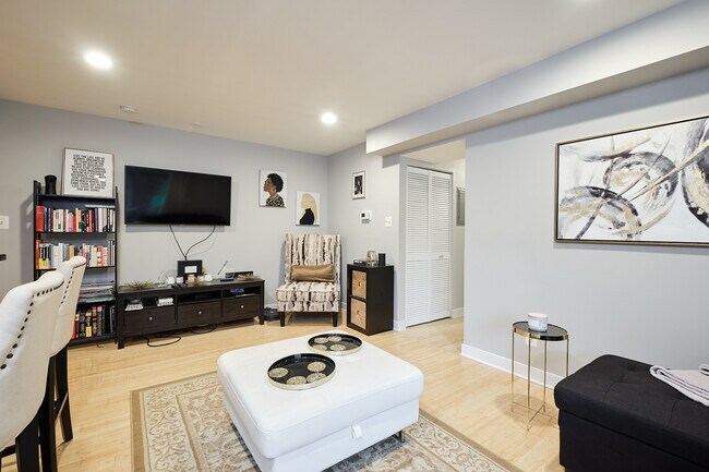 Foto del edificio - 1384 Bryant St NE
