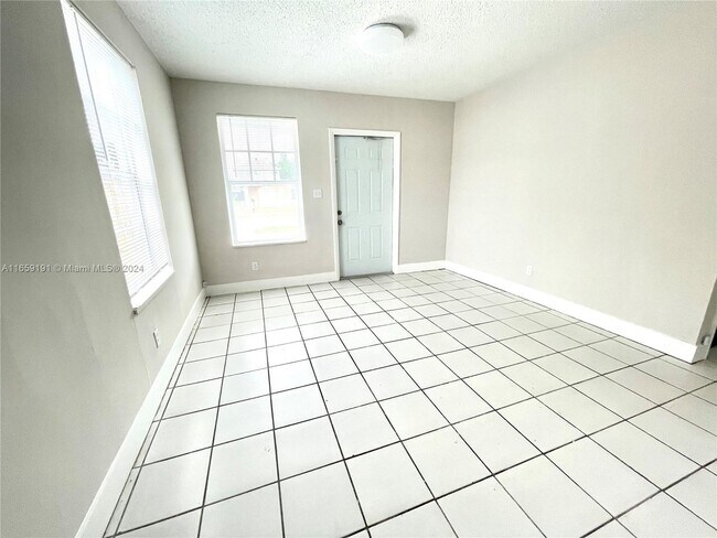 Foto del edificio - 2580 NW 4th Ct