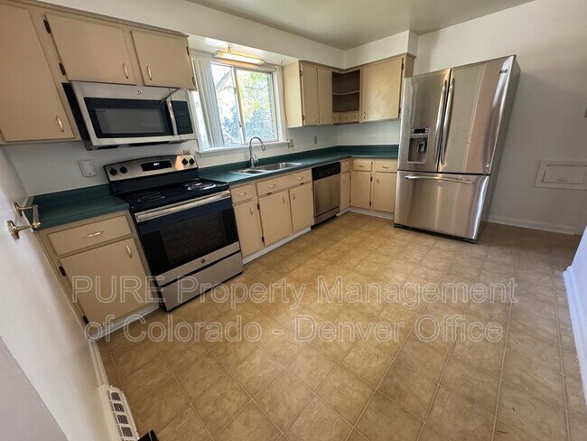 Building Photo - 1623 S Cody St