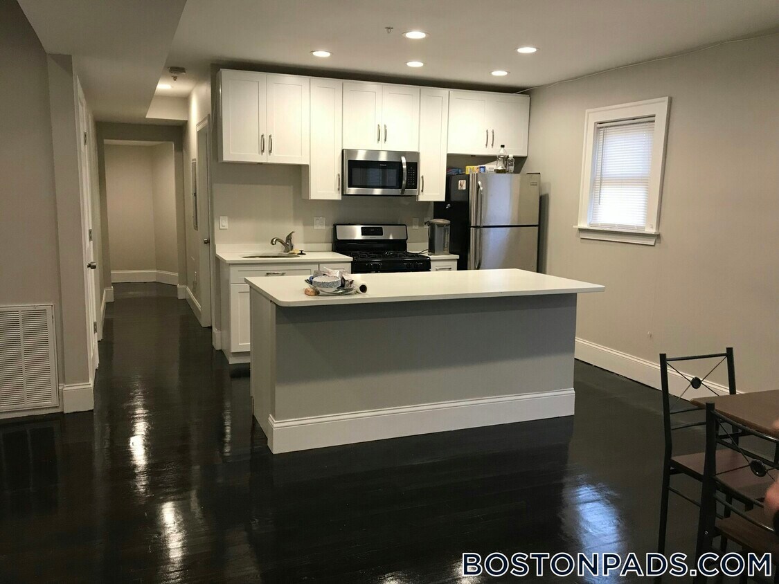 Foto del edificio - 273 Parker Hill Ave