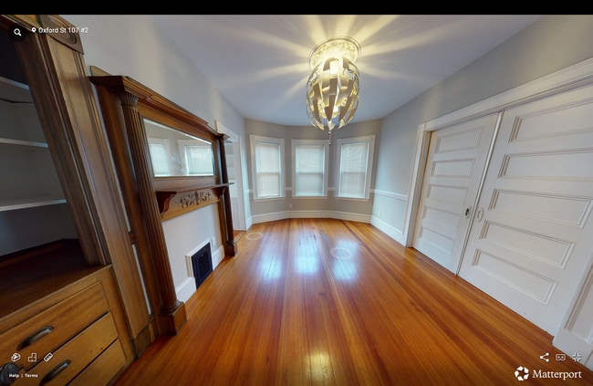 Building Photo - 107 Oxford St