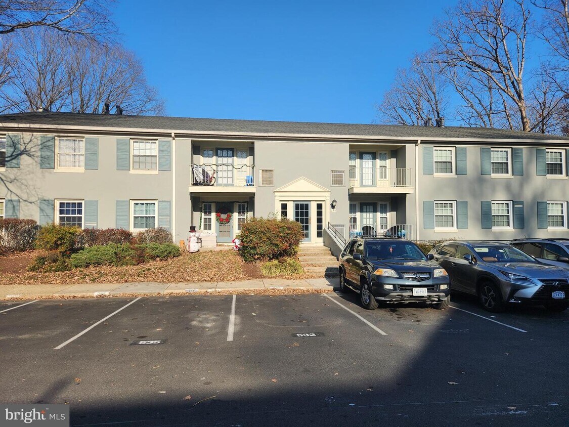 Primary Photo - 8312 Kingsgate Rd