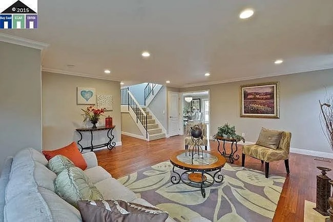 Building Photo - 845 Glenhill Dr