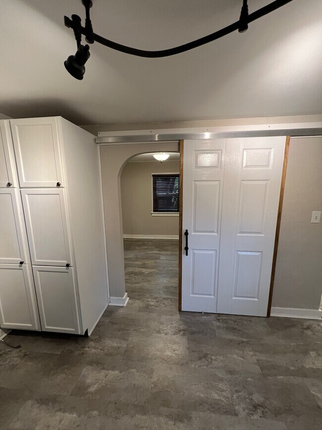 Foto del edificio - 1914 S Mound Ave