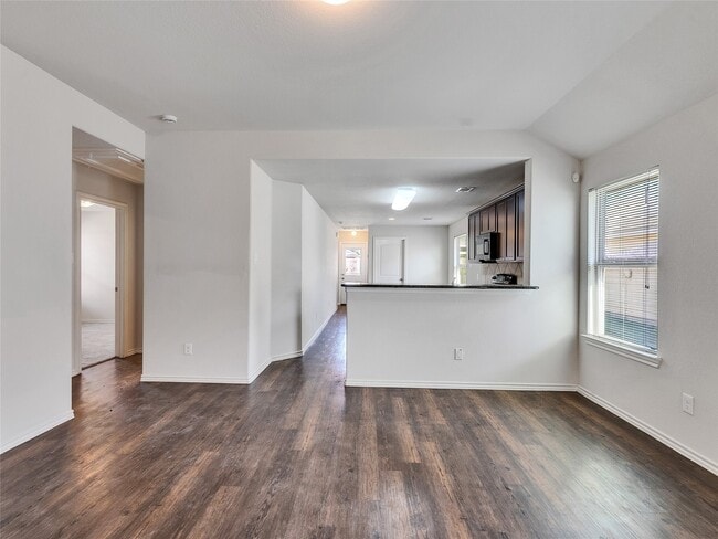 Foto del edificio - 2806 Morgensen Dr