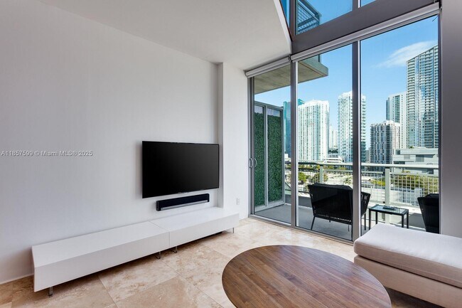 Foto del edificio - 690 SW 1st Ct