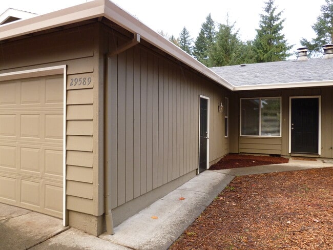 Building Photo - 29589 SW Serenity Way