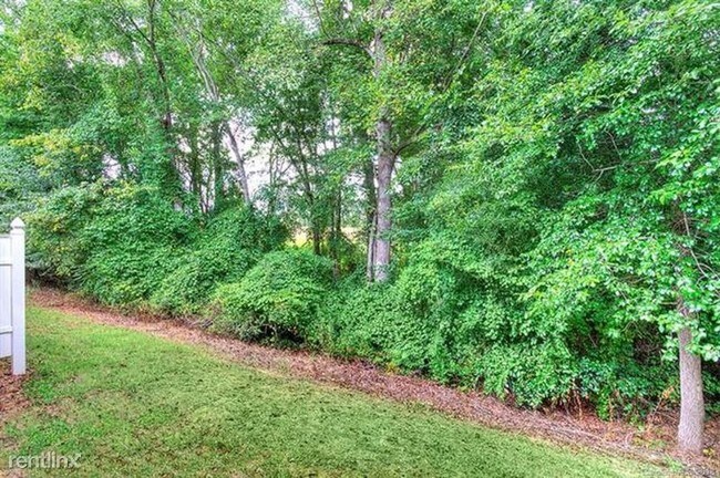 Building Photo - 10902 Princeton Commons Dr