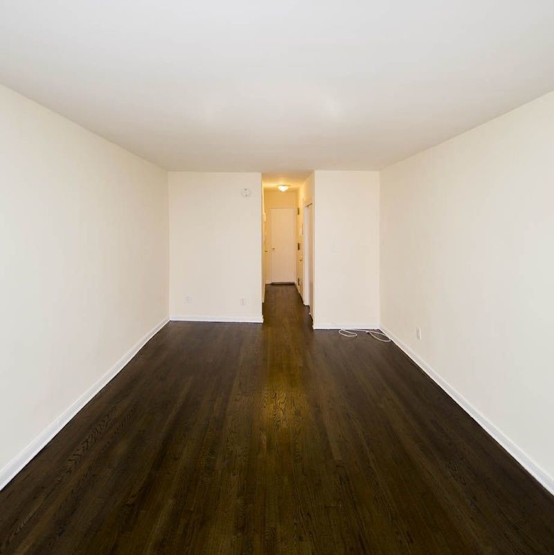 Foto principal - 342 E 55th St