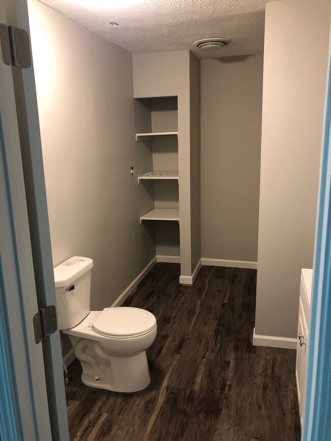 Building Photo - 5 BD/2.5 BA home, NEW RENOVATION!