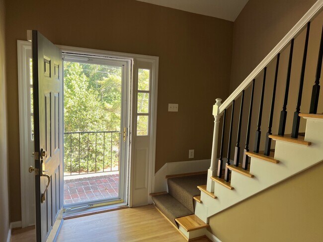Foyer - 2570 Acton Rd