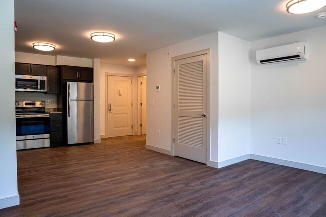 Building Photo - 336 Roosevelt Dr