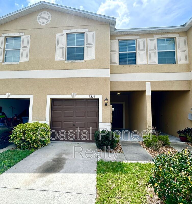 2231 Golden Falcon Dr, Ruskin, FL 33570 House Rental in Ruskin, FL