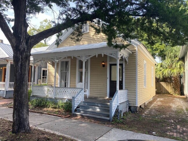 Foto del edificio - Pensacola - Downtown - 2 bedroom, 1.5 bath...