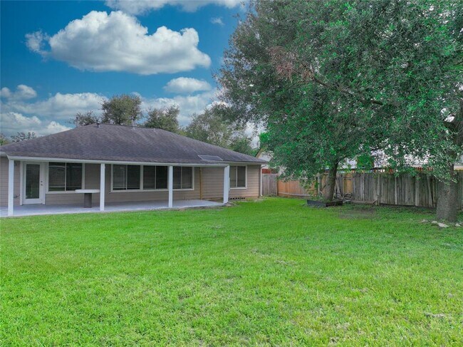 Foto del edificio - 5115 Summit Lodge Dr