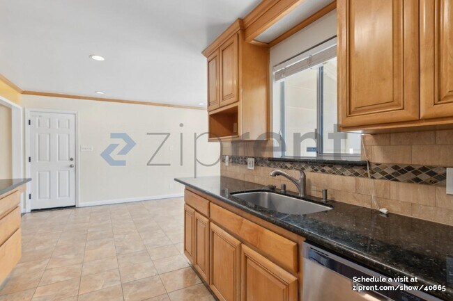 Building Photo - 792 Los Olivos Dr