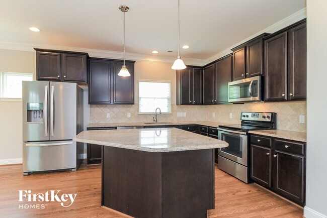 Building Photo - 3173 Knoll Ridge Dr