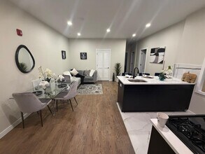 Building Photo - 31 Beech St