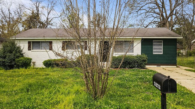Building Photo - 3212 Lee Ct SW