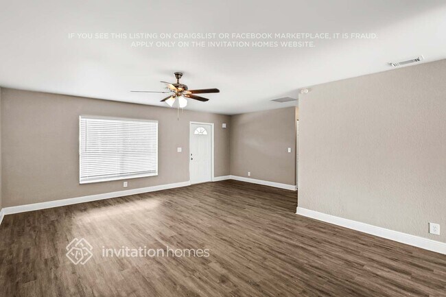 Foto del edificio - 7273 Willow Spring Cir N
