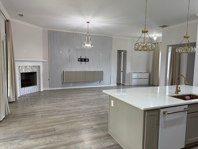 Building Photo - 2995 Woodland Ash Cove