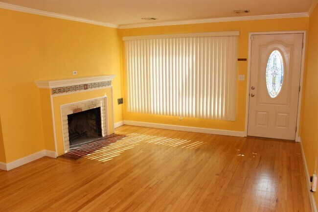 Foto del edificio - 404 W Robinson Ave