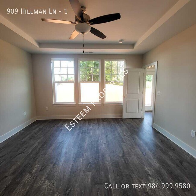 Building Photo - 909 Hillman Ln