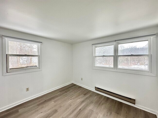 Foto del edificio - 1261 NY Route 7-16