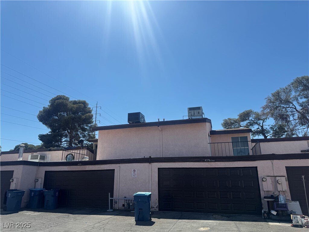 Building Photo - 4378 Caliente St