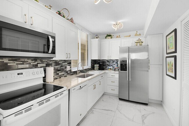 Foto del edificio - 3412 NE Causeway Blvd