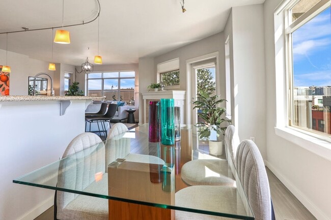 Building Photo - South Lake Union View 3 bed Condo availabl...