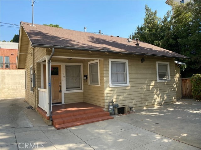 Primary Photo - 701 Mira Monte Pl
