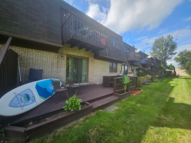 Building Photo - 25470 Quarter Deck St
