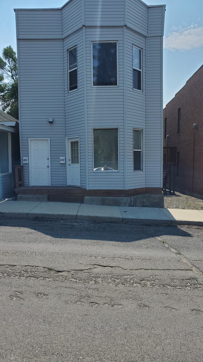 Foto del edificio - 612 W Silver St