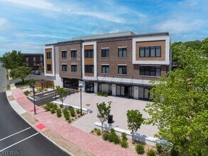 Building Photo - 450 Springfield Ave