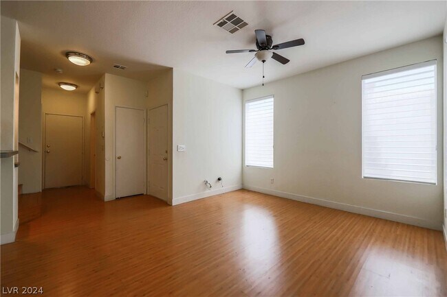 Building Photo - 251 S Green Valley Pkwy
