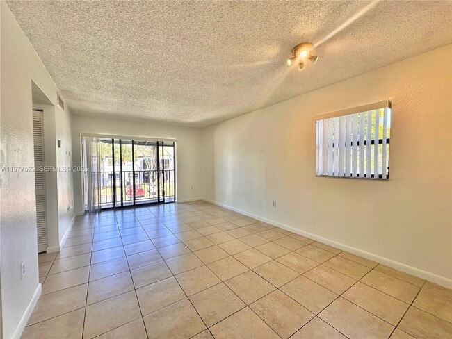 Foto del edificio - 7423 SW 152nd Ave