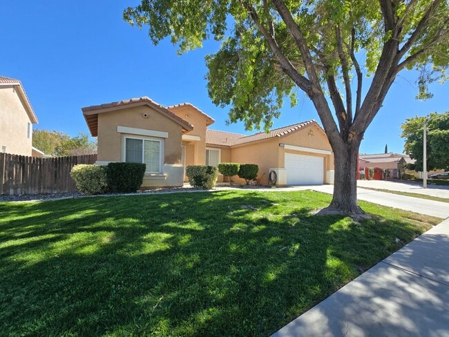 Building Photo - 42522 Coronet Ct