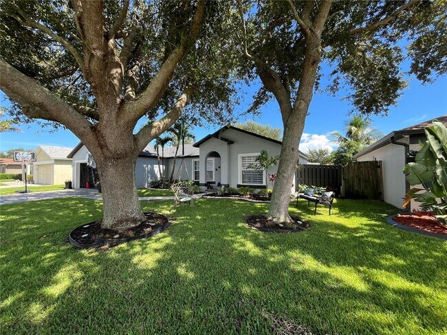 Foto del edificio - 755 Triple Crown Ln